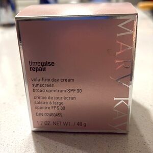 Mary Kay timewise repair volu-firm day cream with sunscreen SPF 30